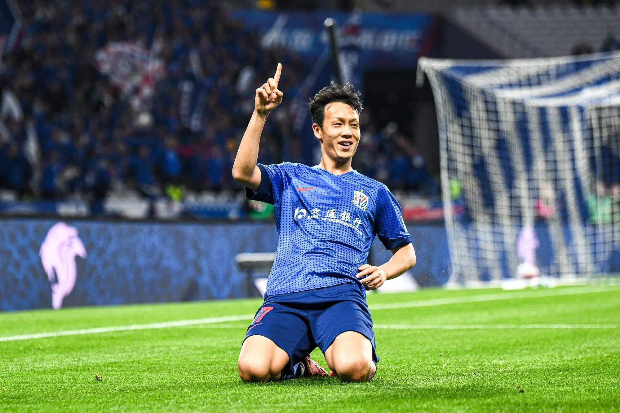 赛地聚焦——英超窗口期热度飙升，巴塞罗那防线松动，态度坚定，训练强度明显提升 