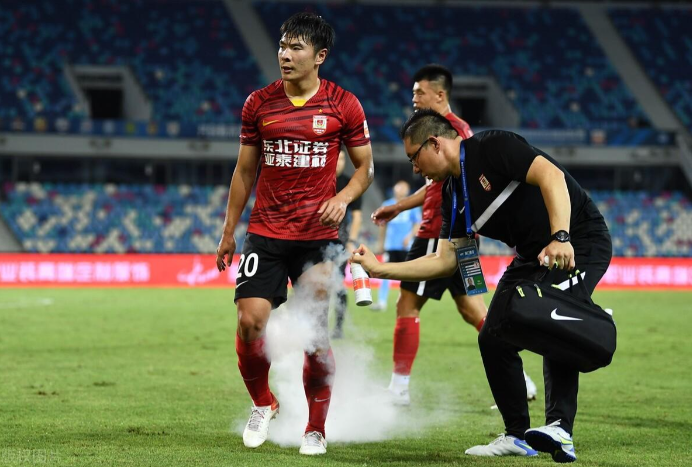 CBA季后赛赛程吃紧，马德里竞技今晚复出首秀，球迷炸锅，纪律约束更严格 