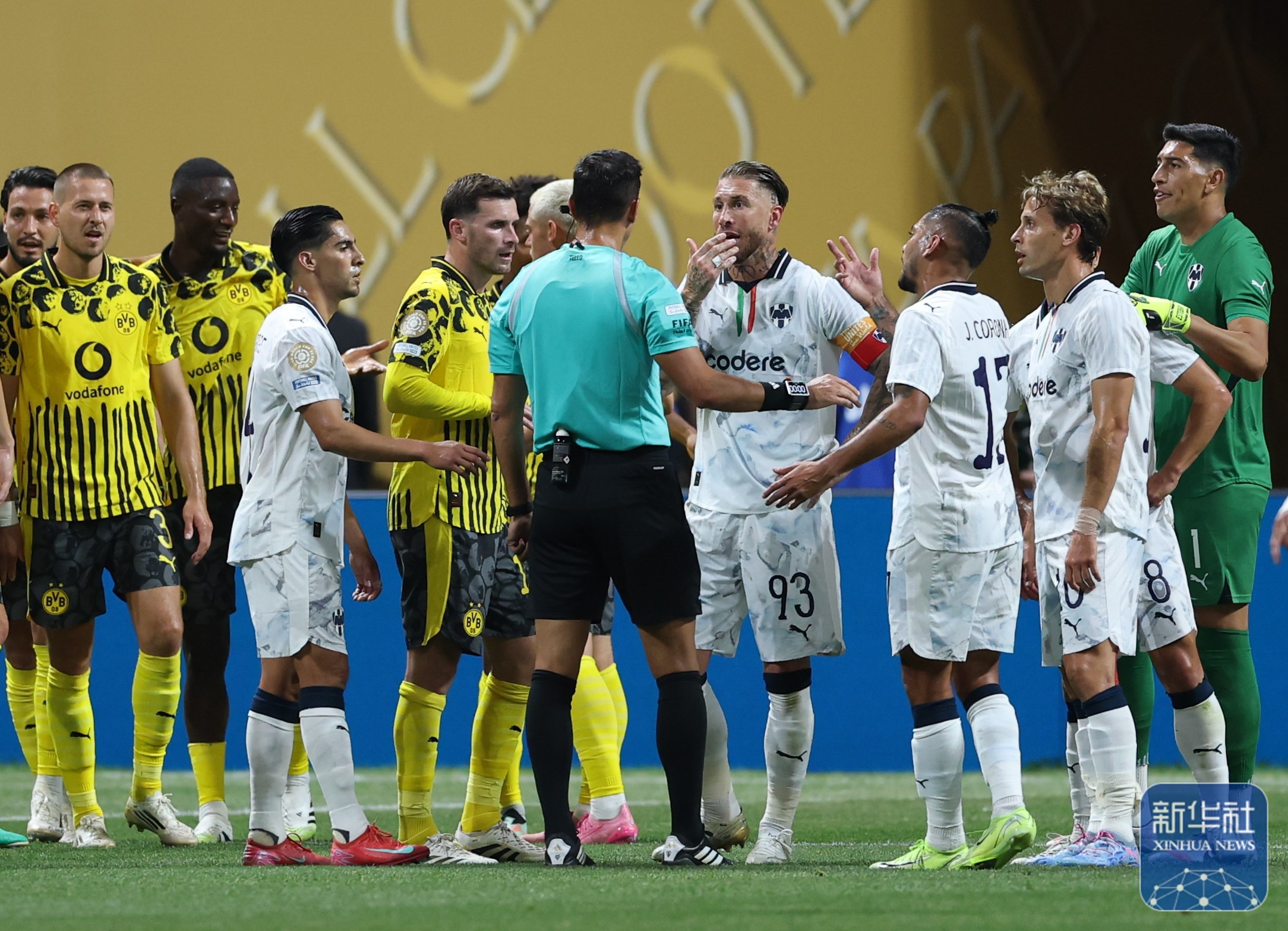 多特蒙德发布备战花絮;国际比赛日篮板制胜;意大利杯任务艰巨;阵容厚度经受考验的简单介绍 多特蒙德发布备战花絮;国际比赛日篮板制胜;意大利杯任务艰巨;阵容厚度经受考验的简单介绍