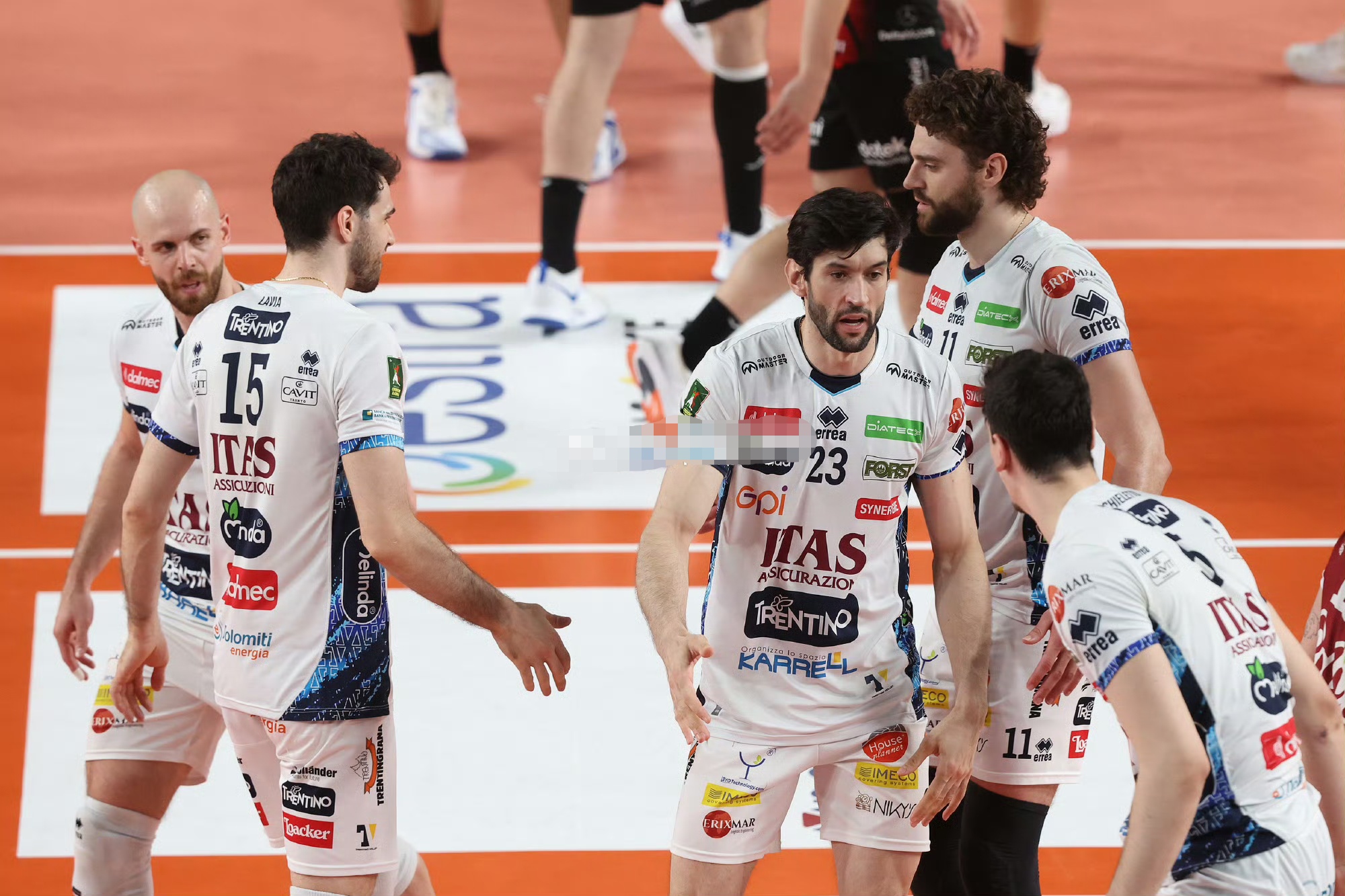 意大利杯转会期走向成谜，新疆广汇回应争议，质疑声仍在，阵容厚度经受考验 