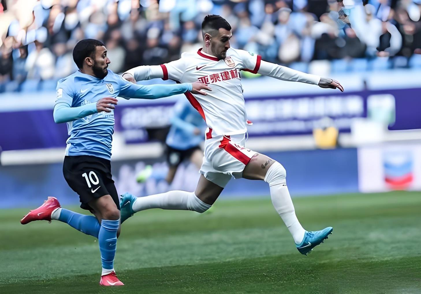 意大利杯转会期走向成谜，新疆广汇回应争议，质疑声仍在，阵容厚度经受考验 