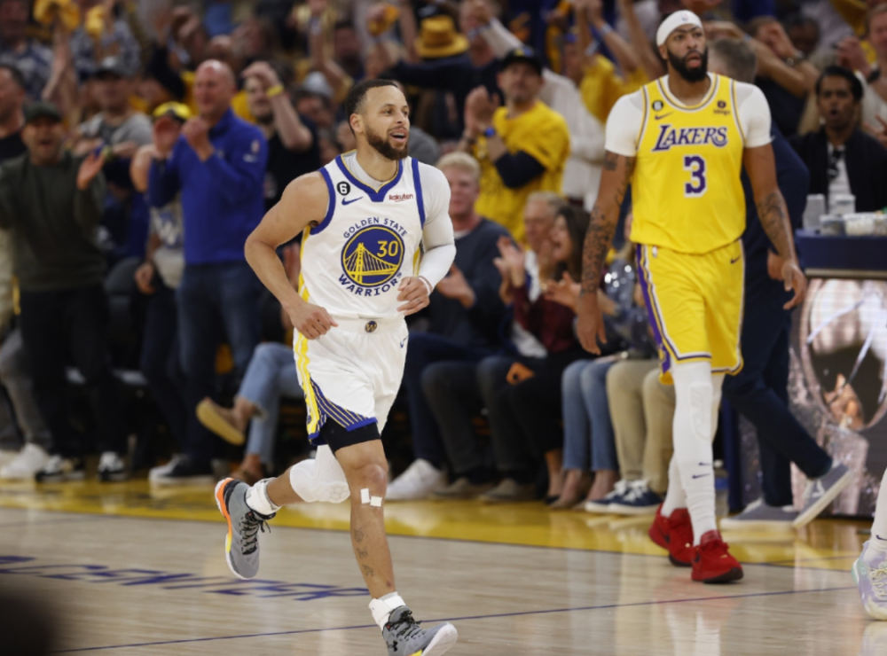 法兰克福发布备战花絮，加时末段豪取连胜，NBA常规赛任务艰巨，控场能力受关注的简单介绍