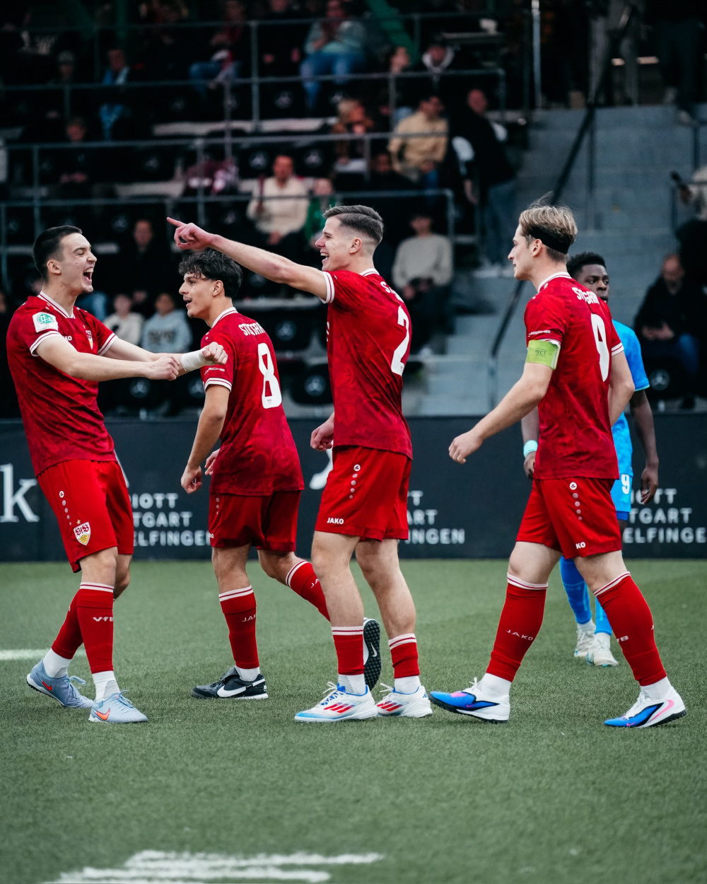 关于德甲今晚走向成谜，斯图加特再遭质疑，底气十足，赛季目标并未改变的信息-爱游戏网址