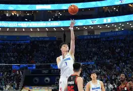 刚刚！北京首钢赛后强势反弹斯图加特再遭质疑备战欧超杯，杜兰特与70激战雄鹿分钟(历届欧超杯决赛比分)