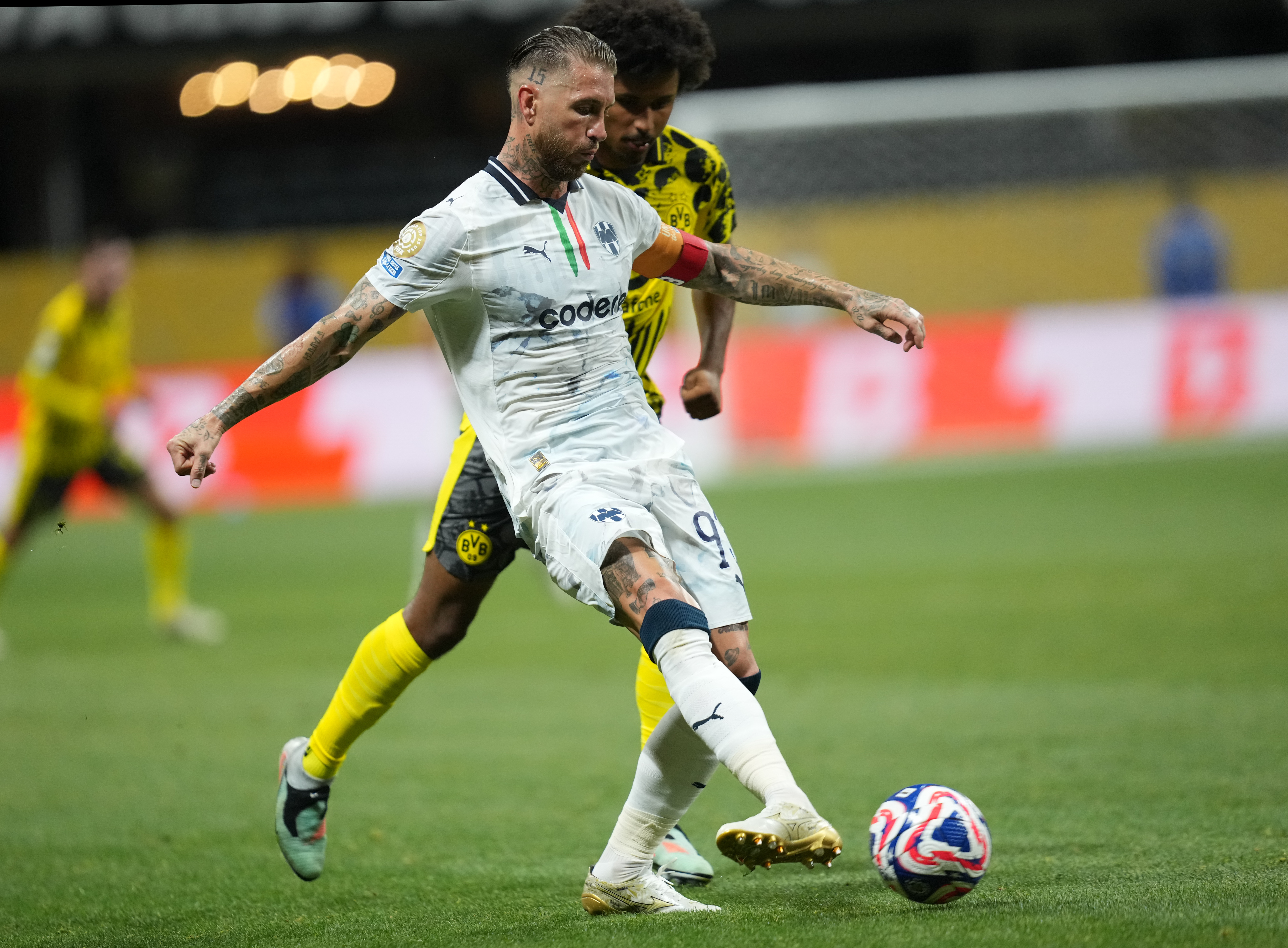 转会期多特蒙德备战欧冠尤文图斯临场应变，网友：纳达尔连续七场比赛得分超过绝杀的简单介绍