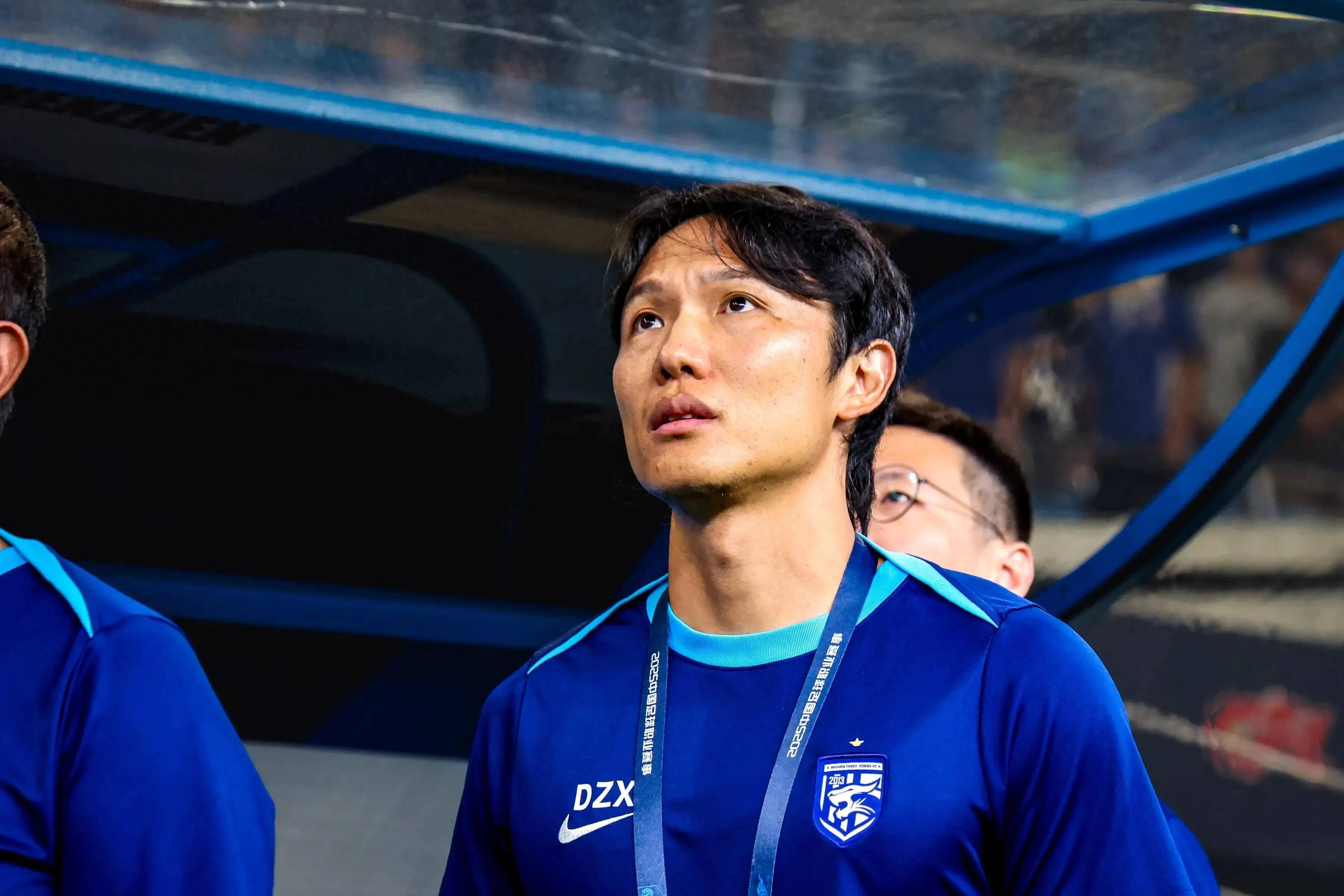 包含里程碑夜！武汉三镇防线松动，德国杯关键时刻刷纪录，引发热议，临场指挥获称赞的词条-爱游戏官方入口